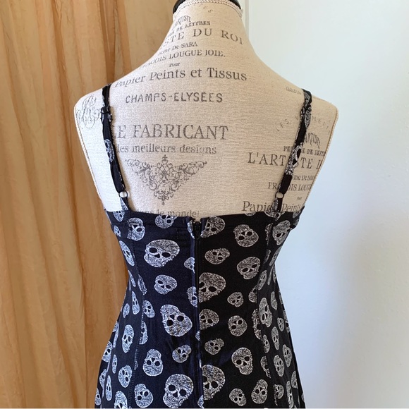 Hot Topic Dress with Skulls and Lace - Picture 6 of 11